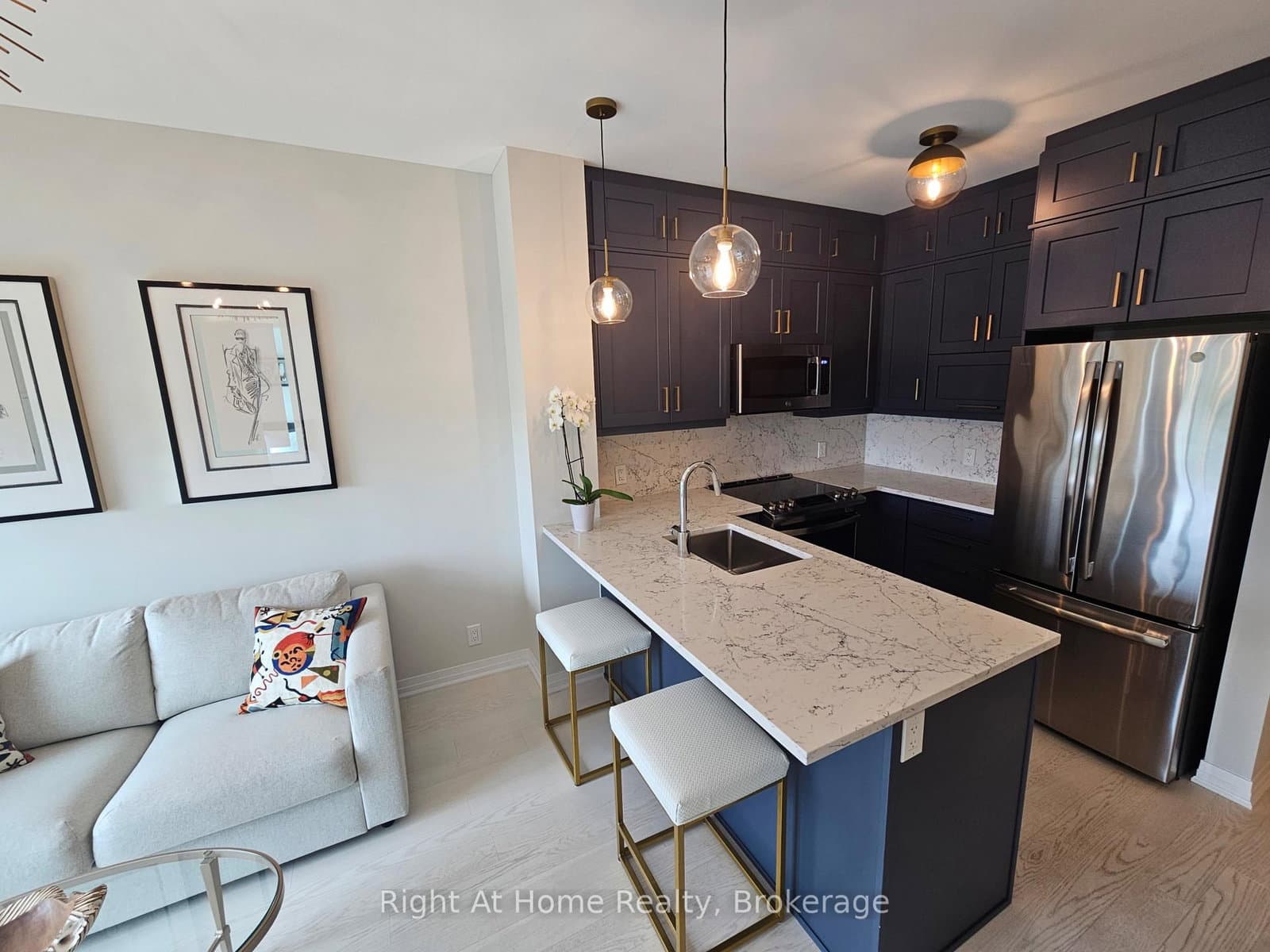 102 GROVEWOOD Common, Unit 527 thumbnail 4