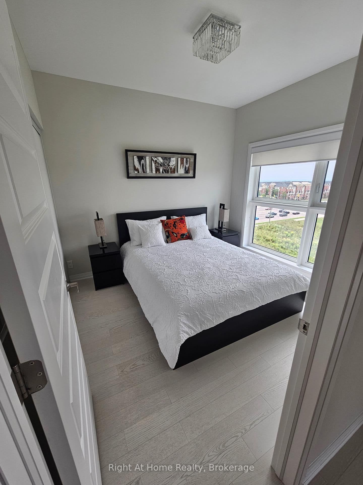 102 GROVEWOOD Common, Unit 527 thumbnail 8