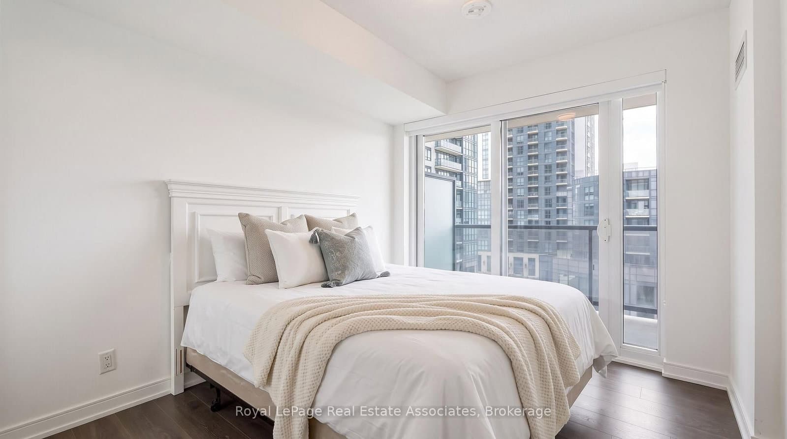 30 Samuel Wood Way, Unit 602 thumbnail 18