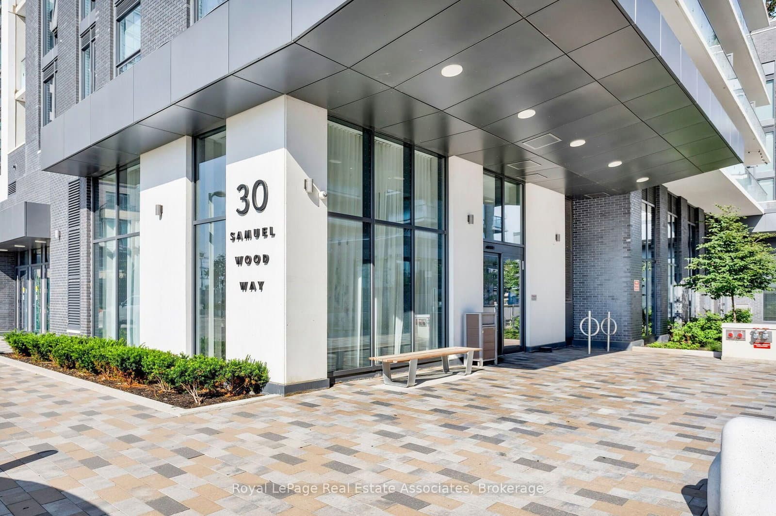 30 Samuel Wood Way, Unit 602 thumbnail 2