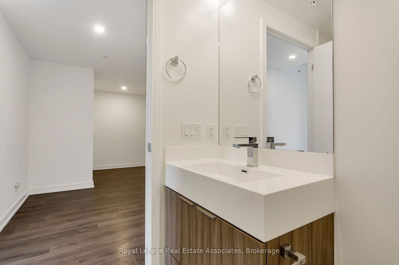 30 Samuel Wood Way, Unit 602 thumbnail 21