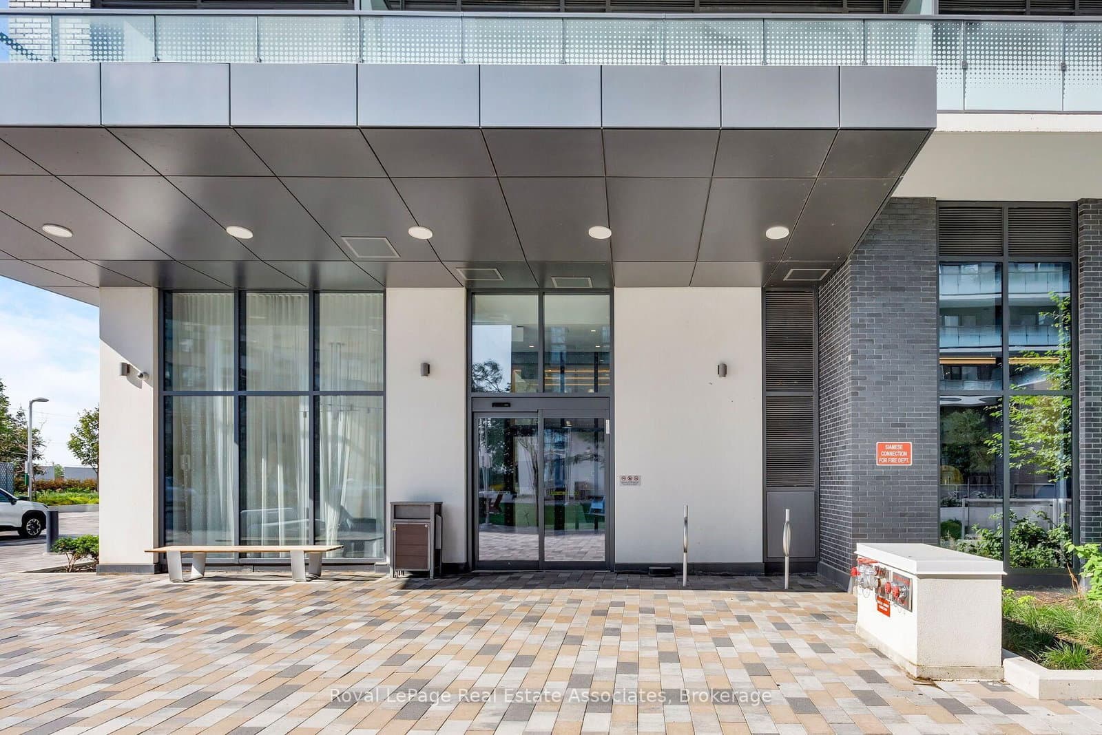 30 Samuel Wood Way, Unit 602 thumbnail 4