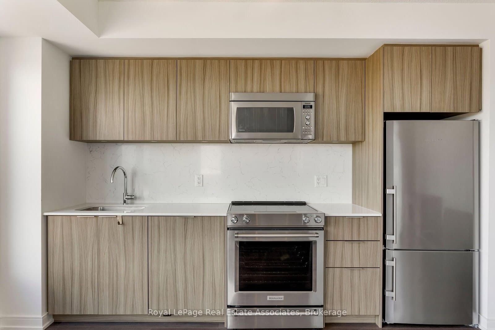 30 Samuel Wood Way, Unit 602 thumbnail 5