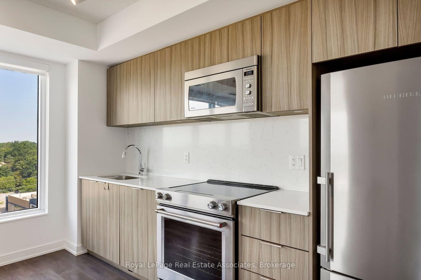 30 Samuel Wood Way, Unit 602 thumbnail 6