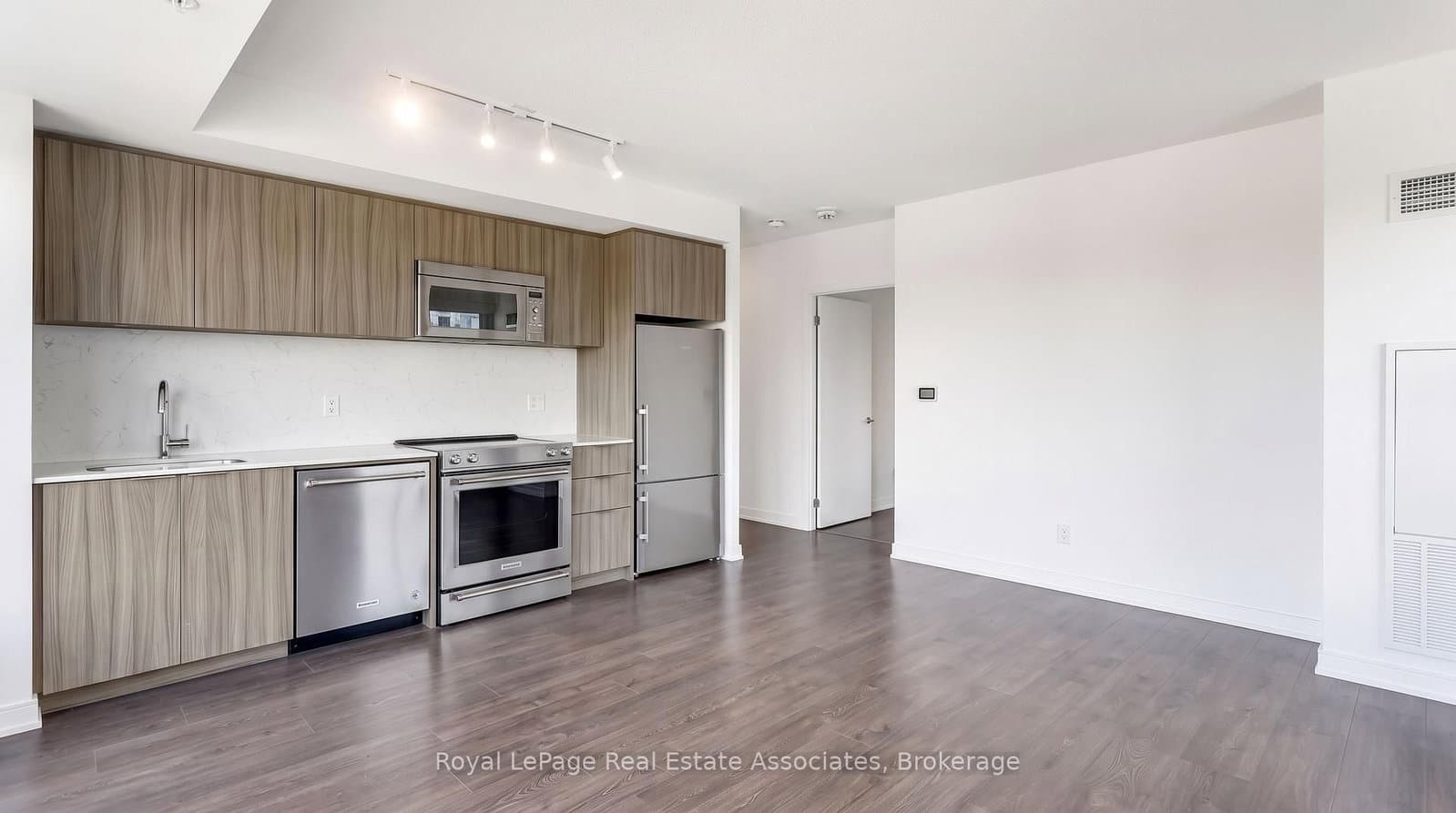 30 Samuel Wood Way, Unit 602 thumbnail 9