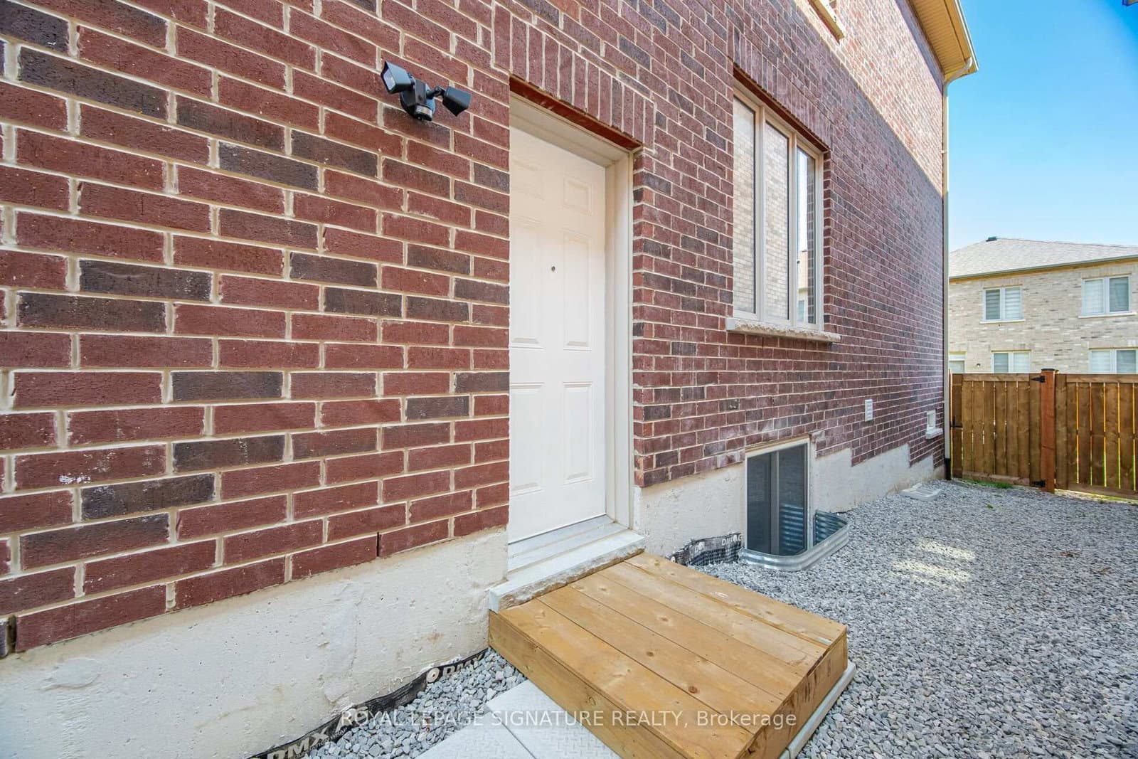 48 Eastman Drive, Unit 2 thumbnail 4