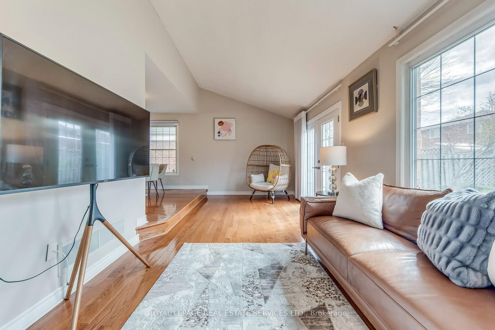 3390 Chartrand Crescent thumbnail 13