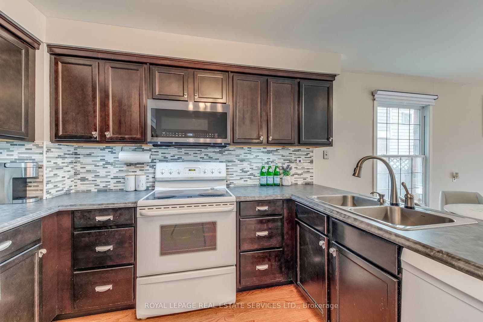 3390 Chartrand Crescent thumbnail 21