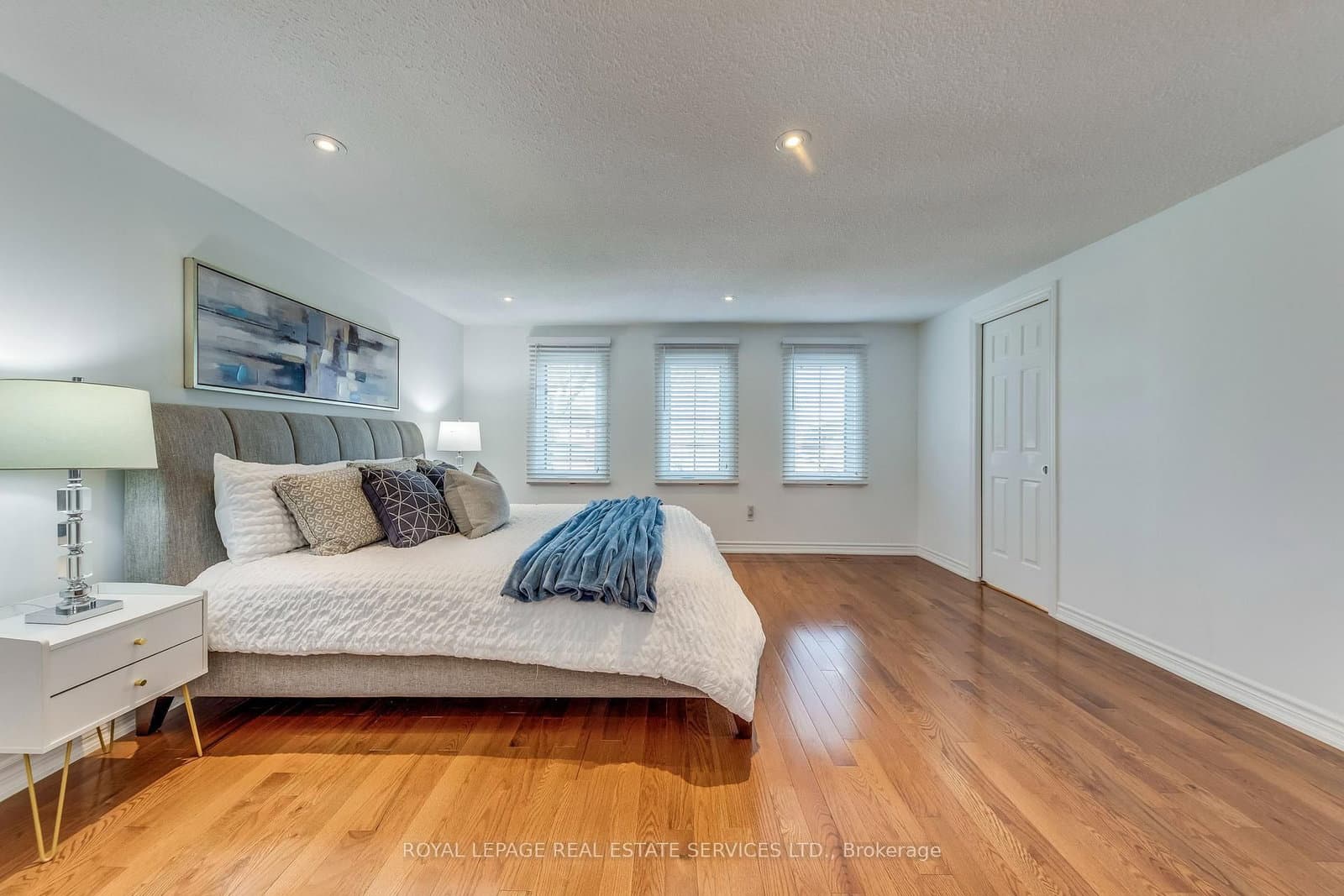 3390 Chartrand Crescent thumbnail 25