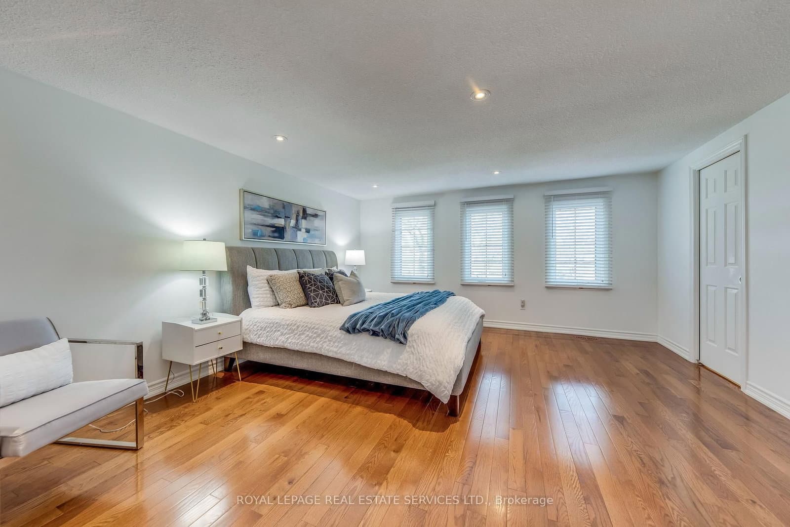 3390 Chartrand Crescent thumbnail 26