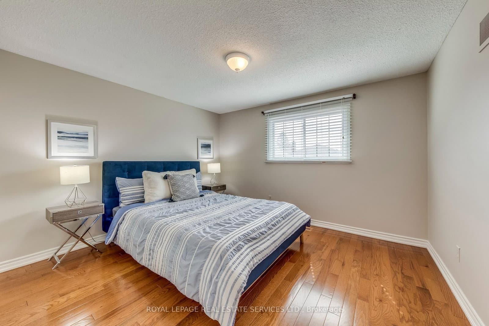 3390 Chartrand Crescent thumbnail 30