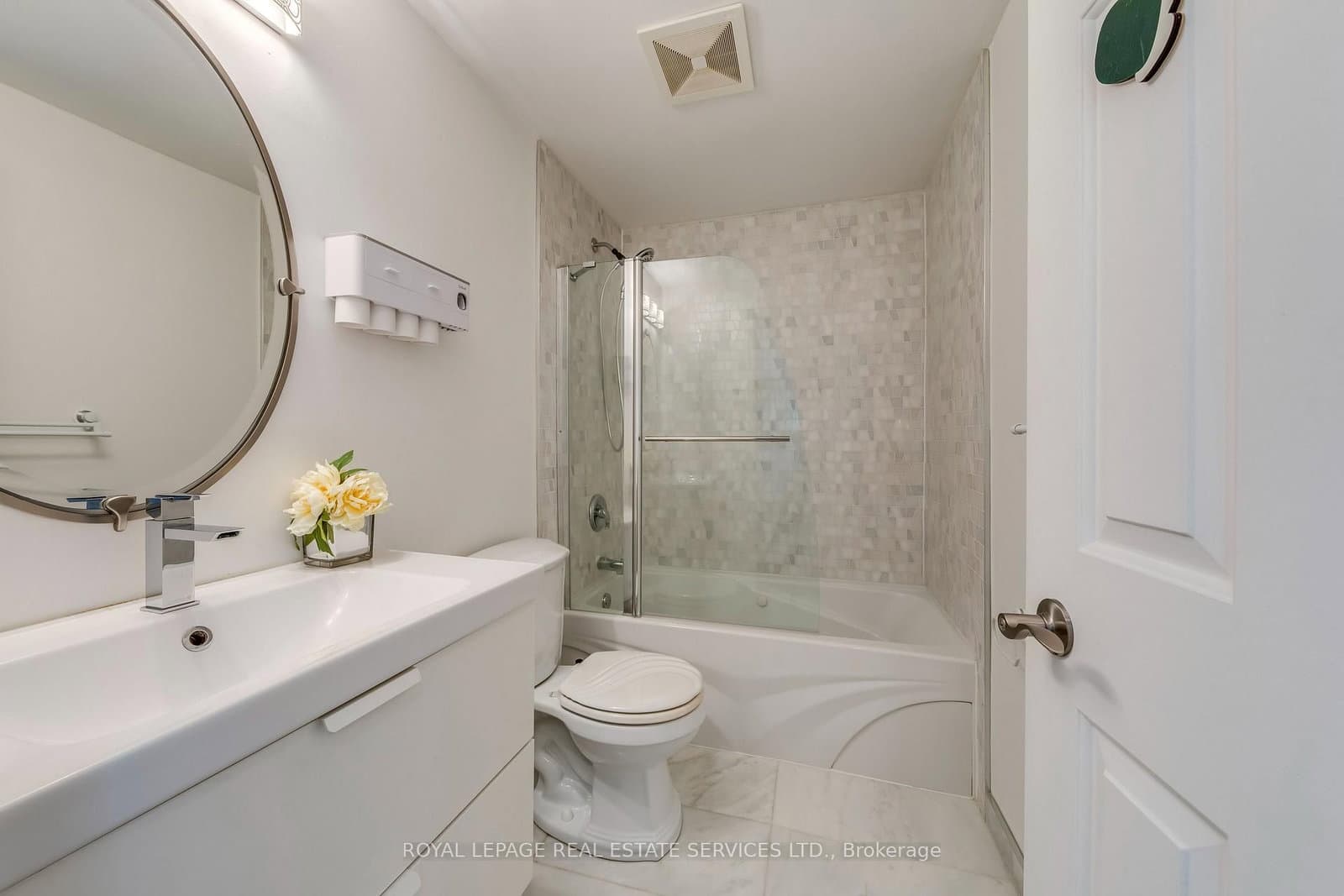 3390 Chartrand Crescent thumbnail 35