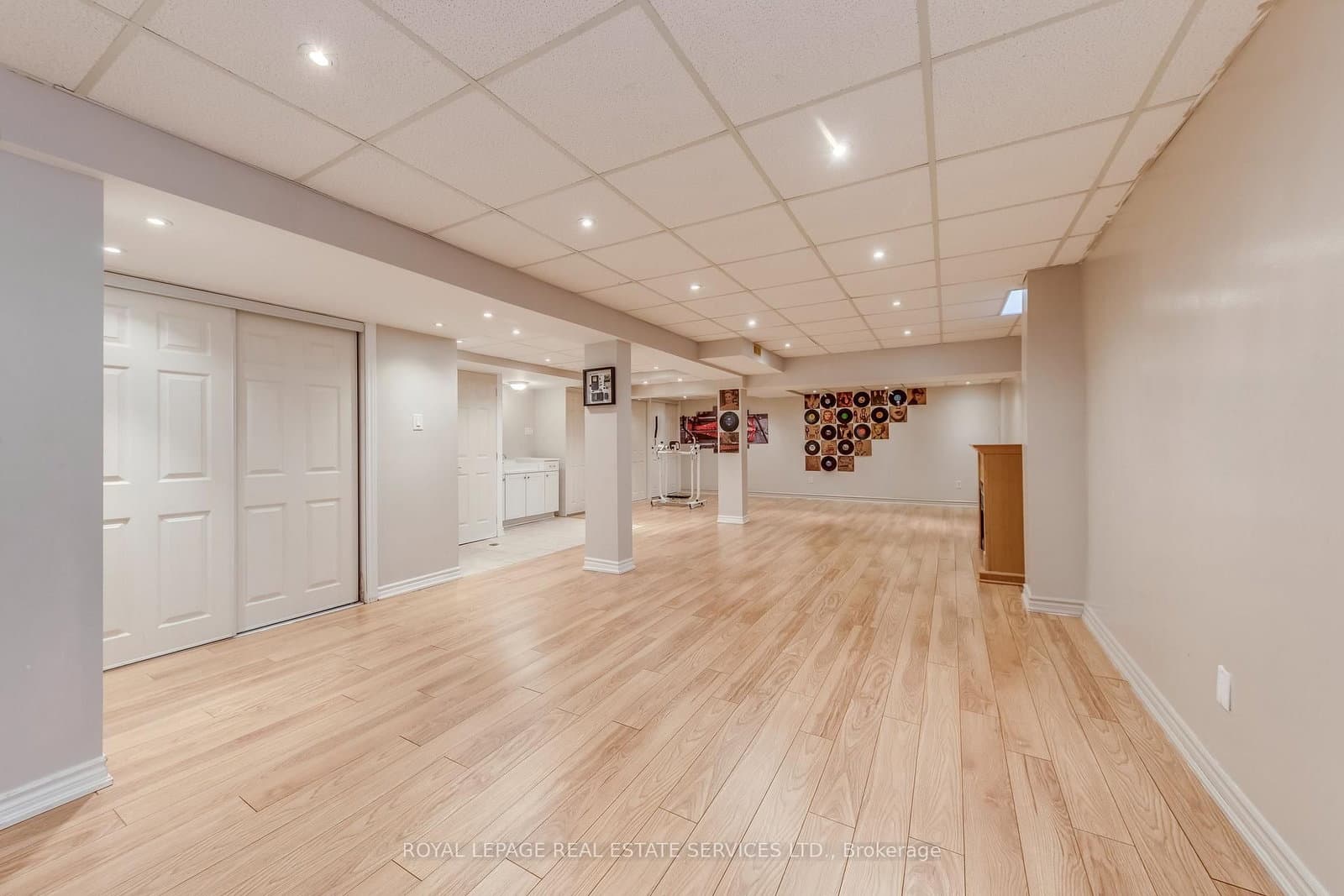 3390 Chartrand Crescent thumbnail 38