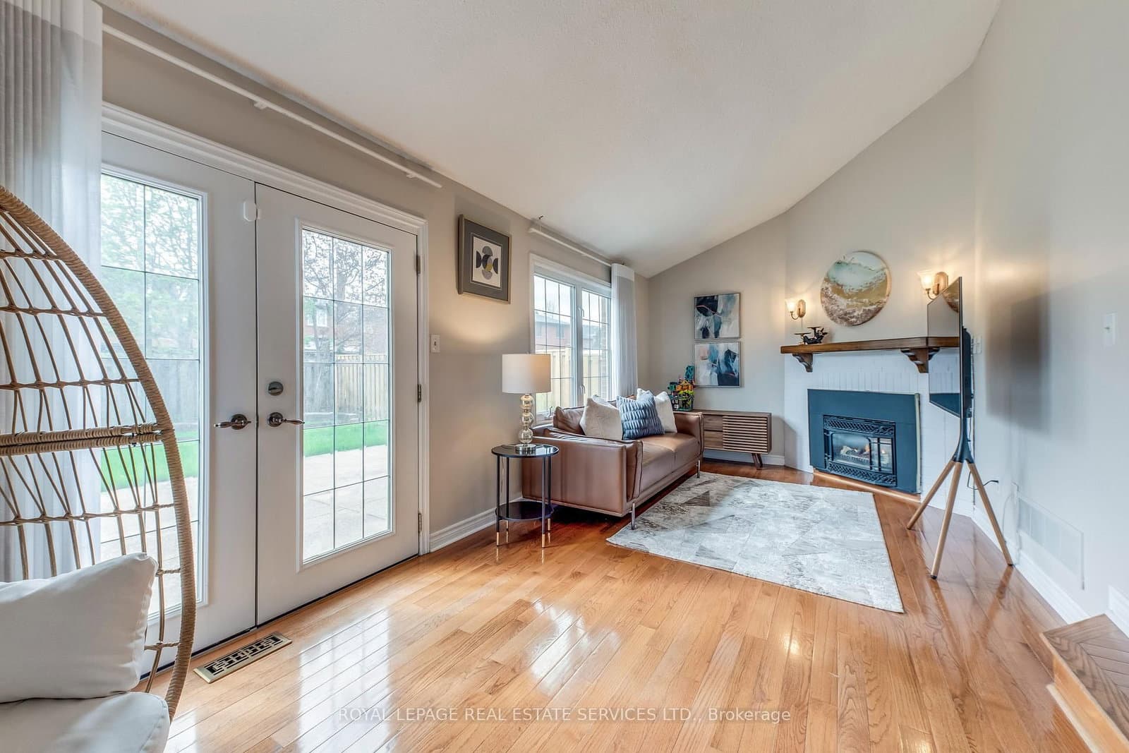 3390 Chartrand Crescent thumbnail 9