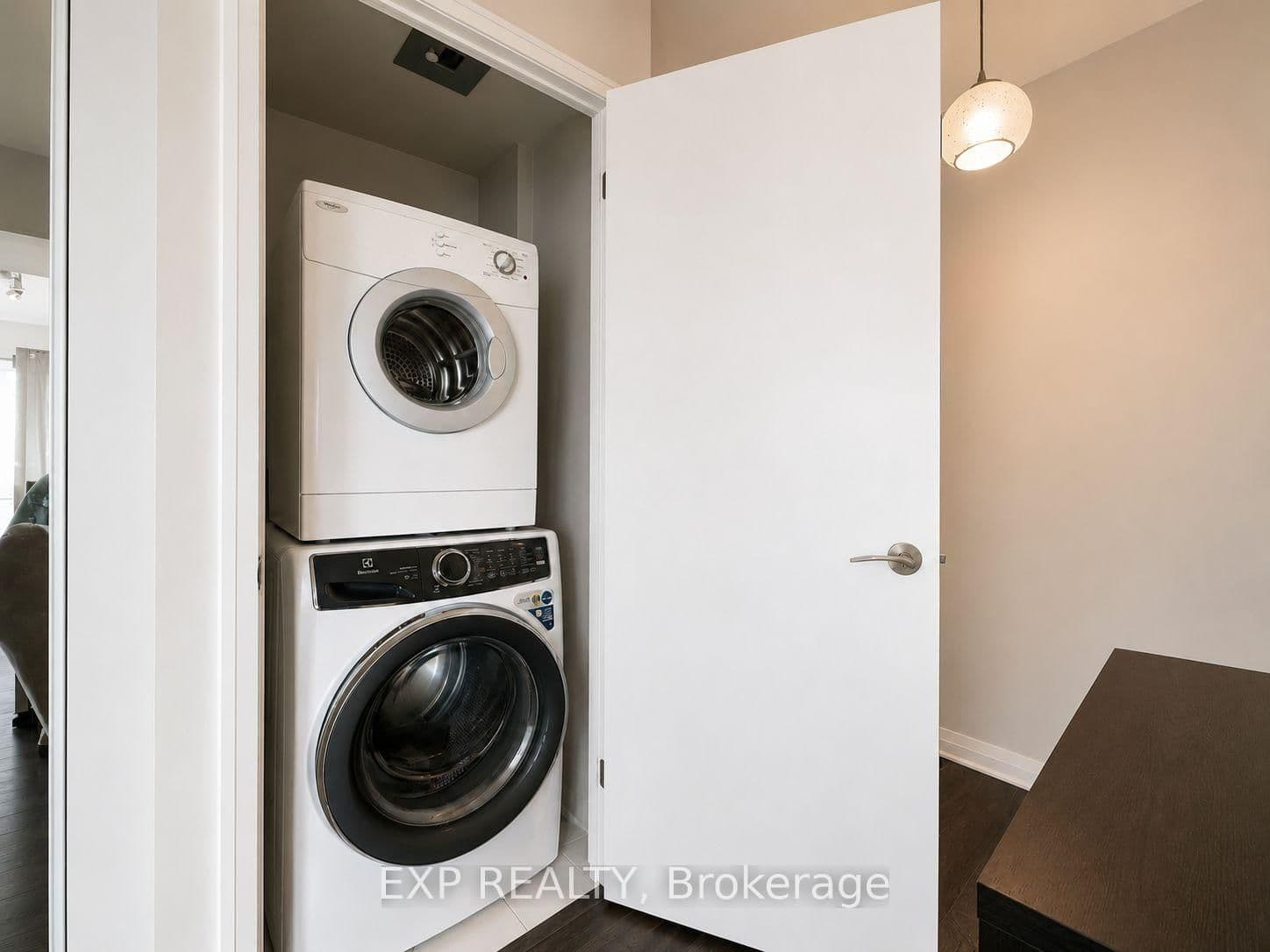 1 Valhalla Inn Road, Unit 1807 thumbnail 14