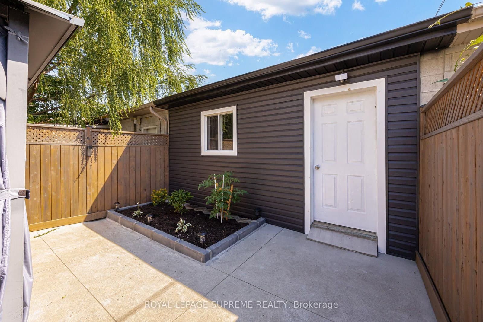 209 Boon Avenue thumbnail 33