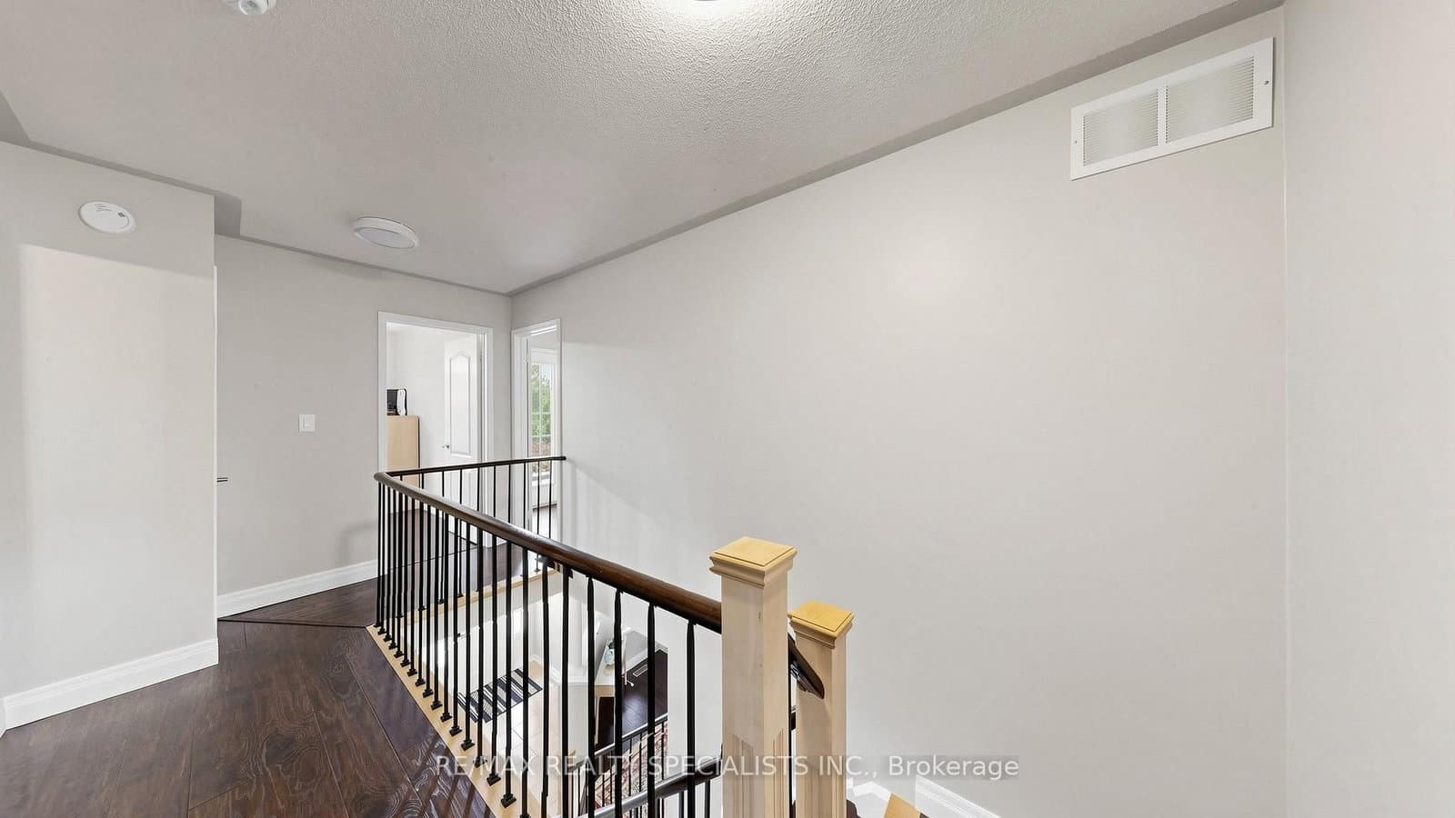 176 Royal Valley Drive thumbnail 31