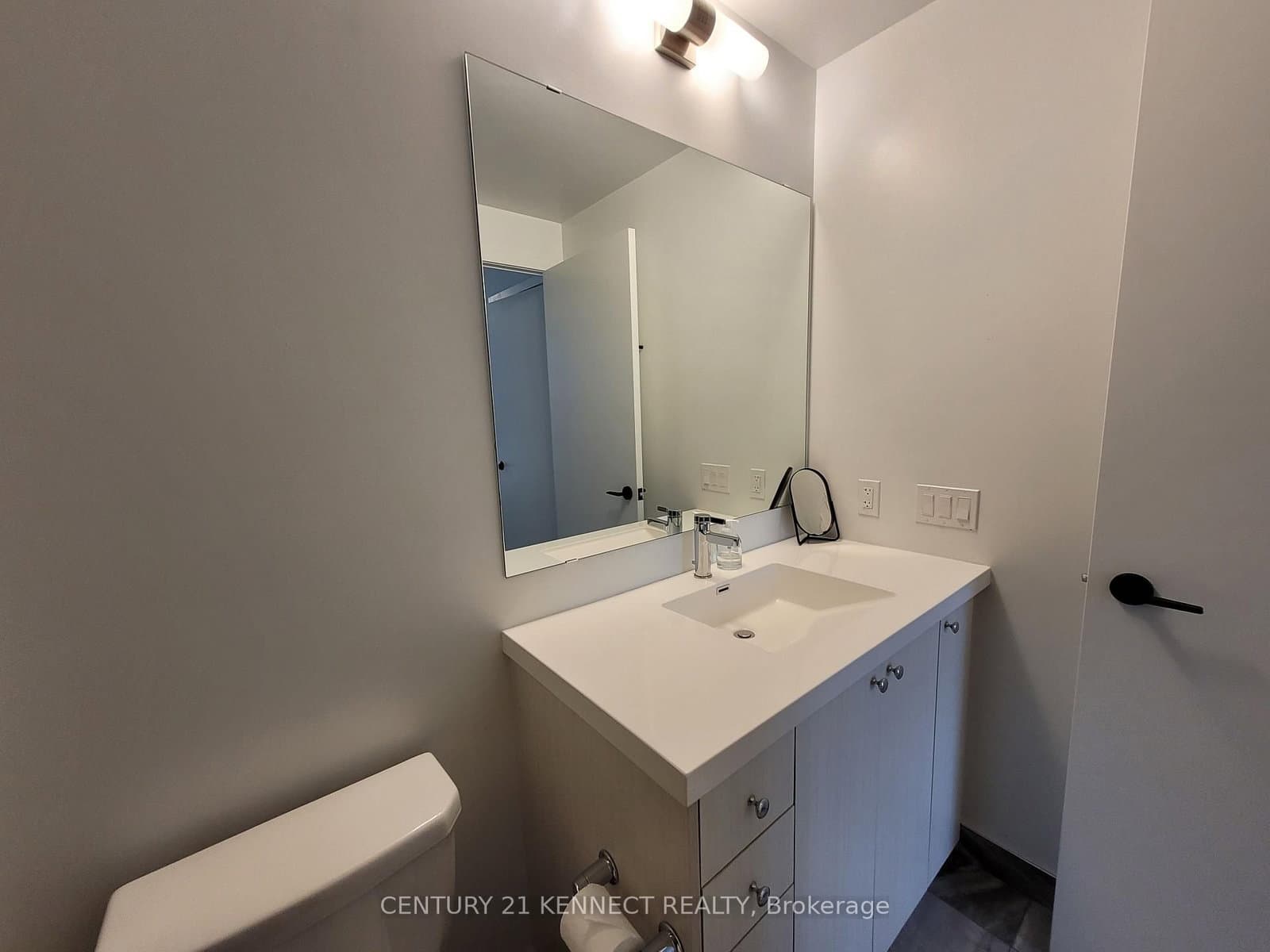 60 George Butchart Drive, Unit TH02 thumbnail 28