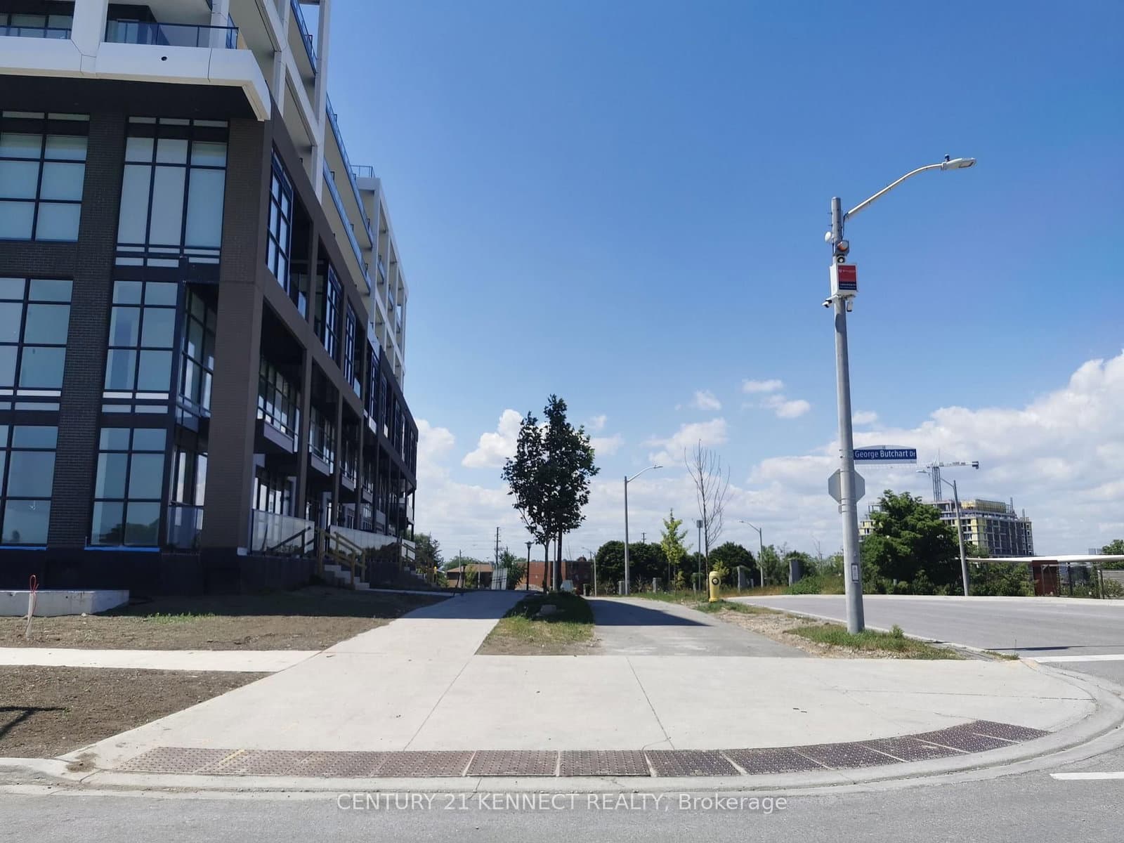 60 George Butchart Drive, Unit TH02 thumbnail 33