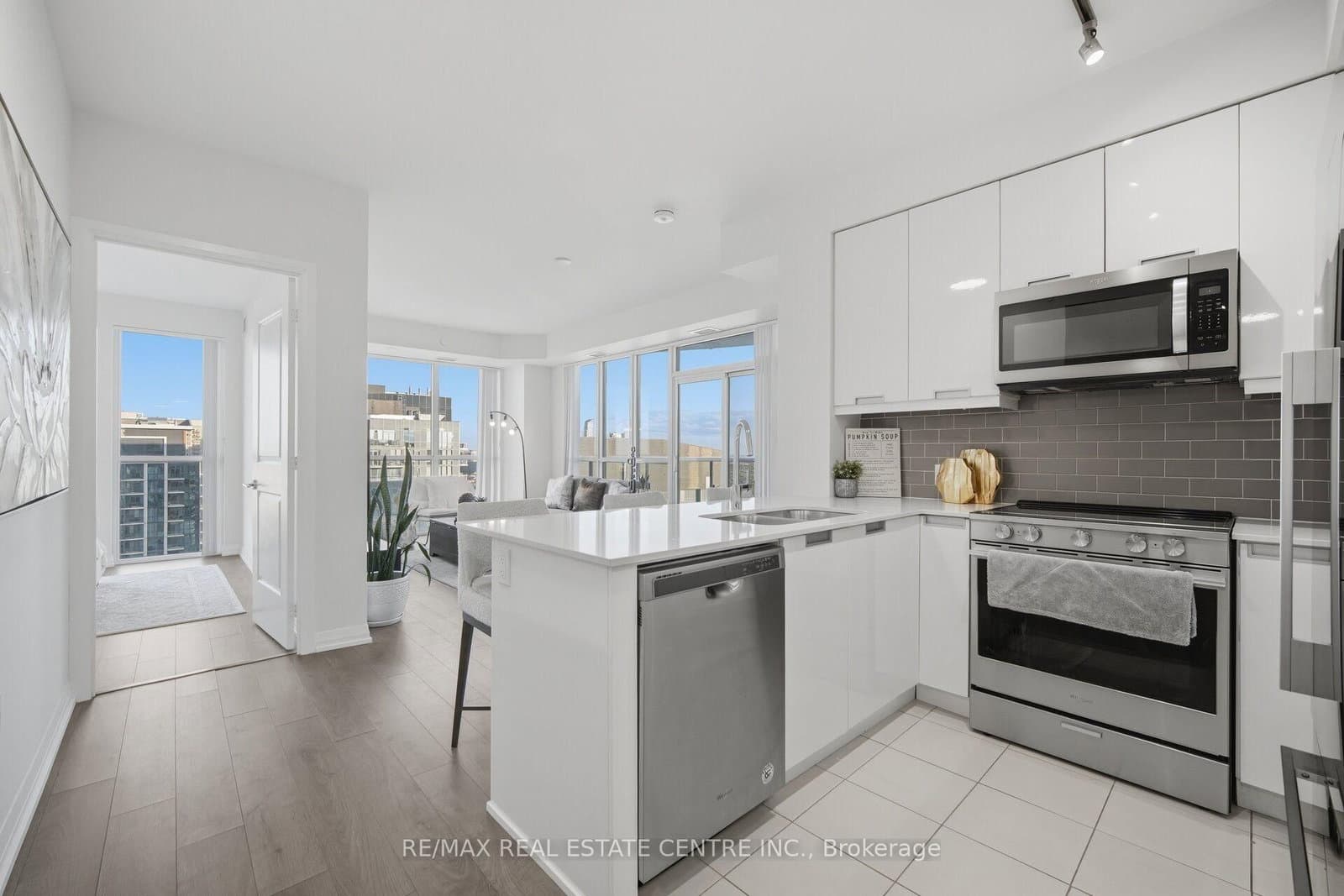 35 Watergarden Drive, Unit 2414 thumbnail 11