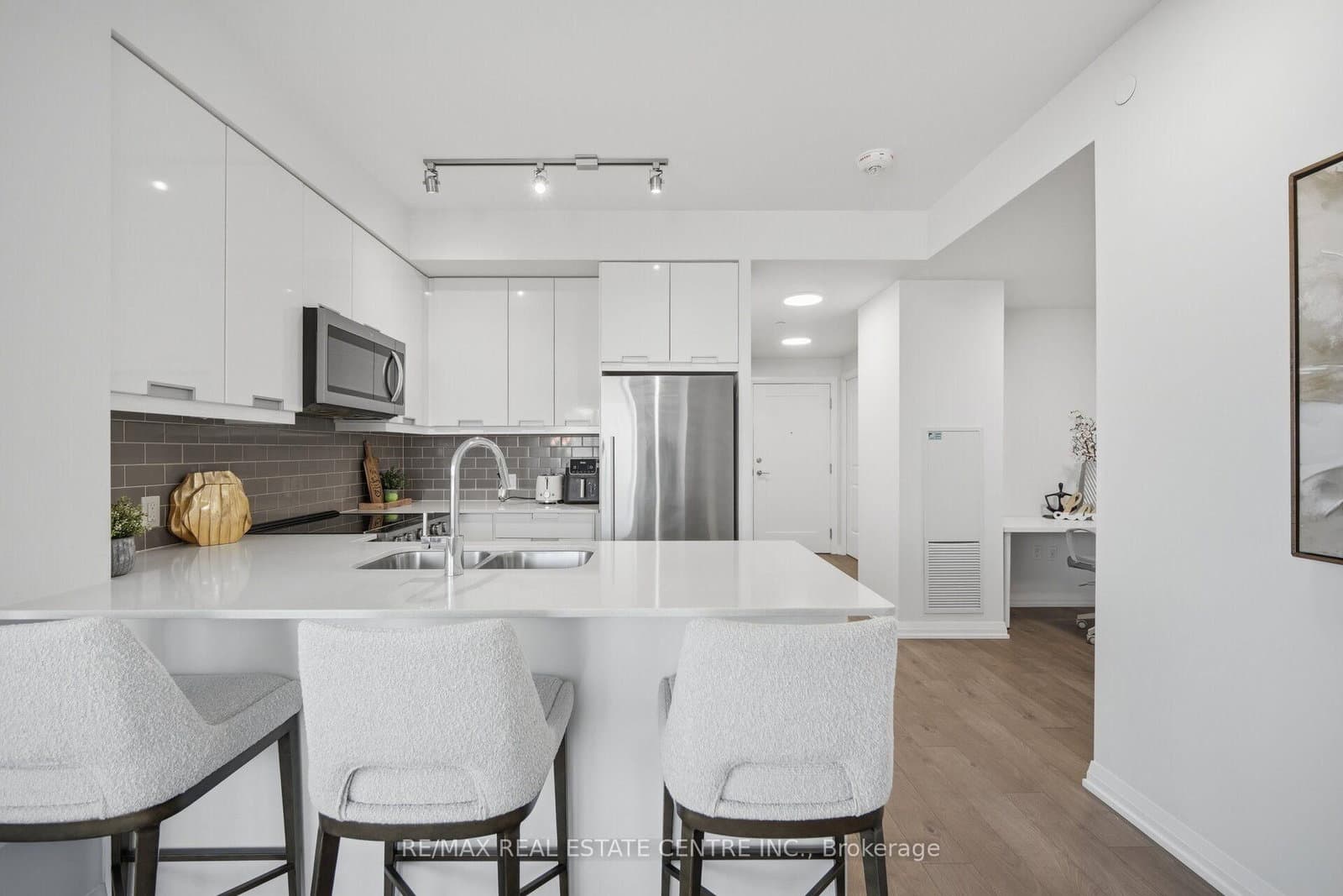 35 Watergarden Drive, Unit 2414 thumbnail 14