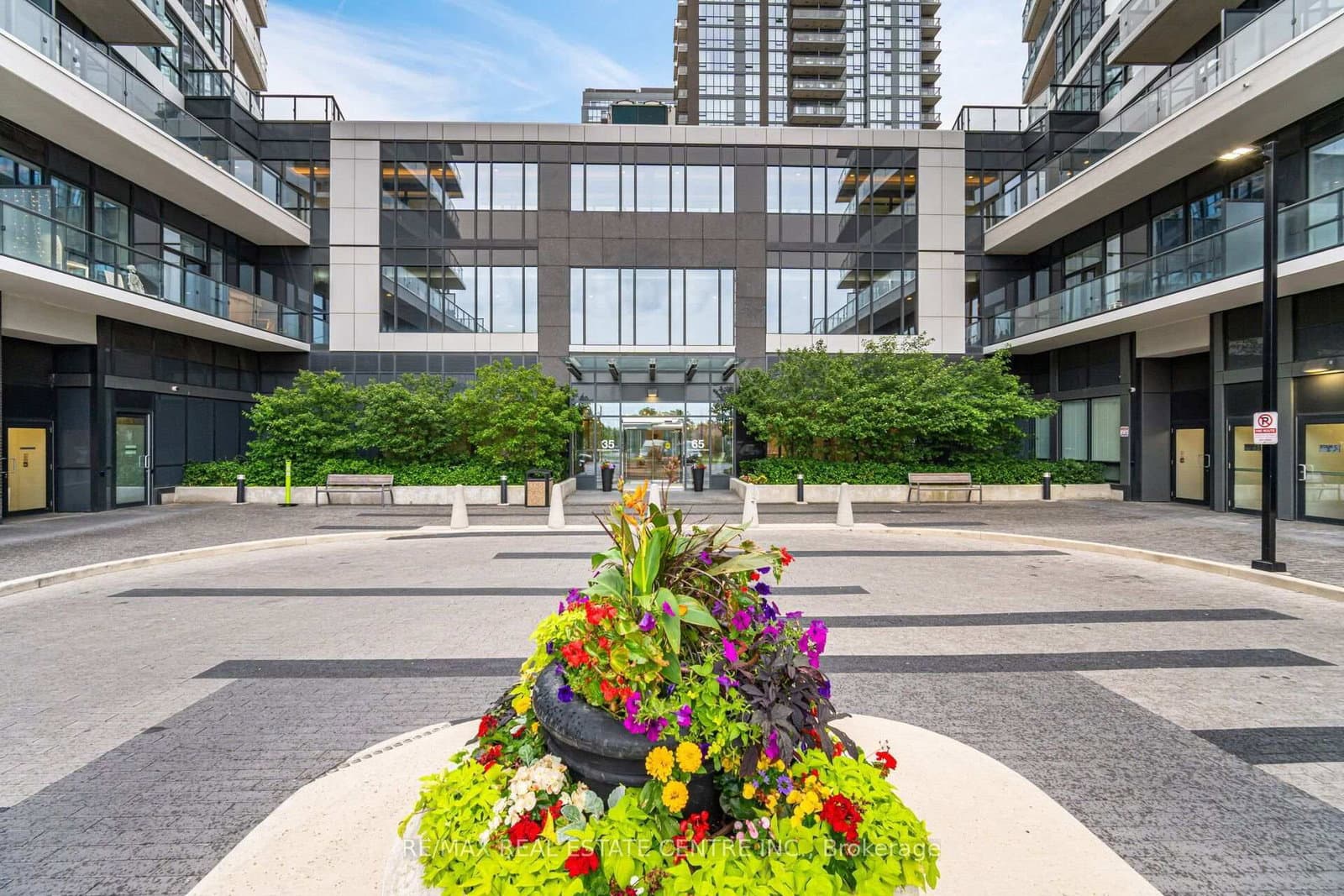 35 Watergarden Drive, Unit 2414 thumbnail 2