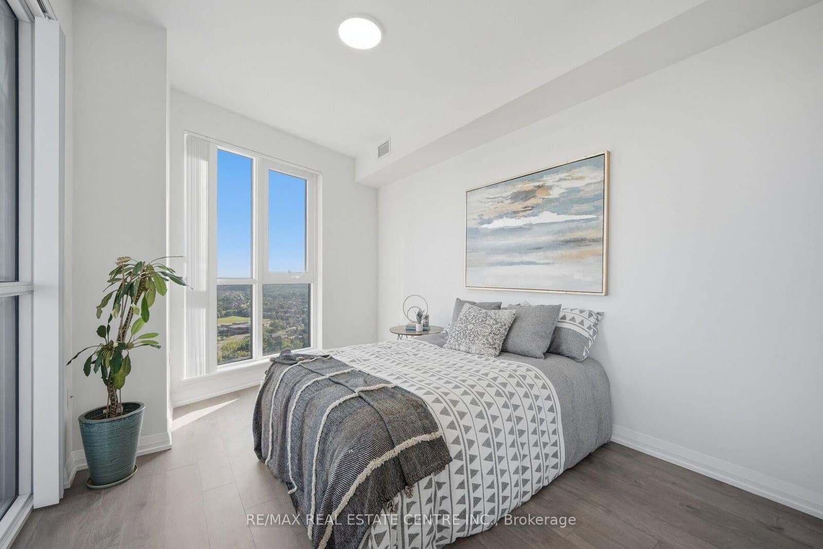 35 Watergarden Drive, Unit 2414 thumbnail 22