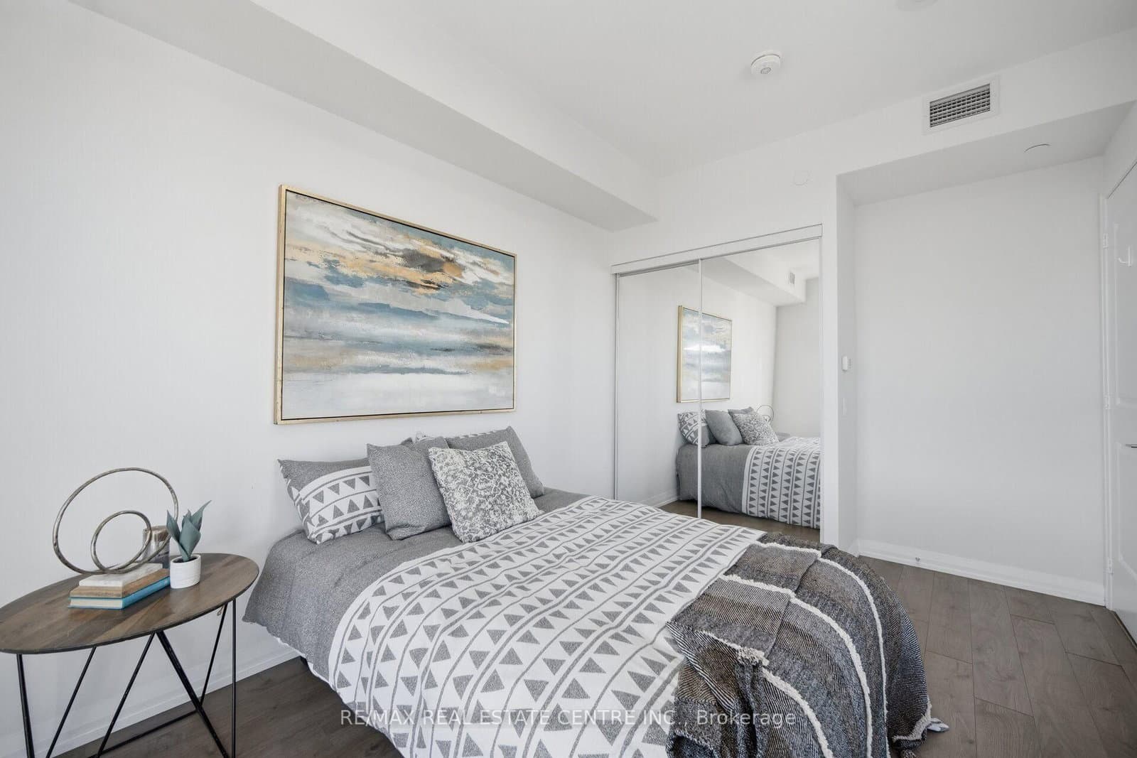 35 Watergarden Drive, Unit 2414 thumbnail 24