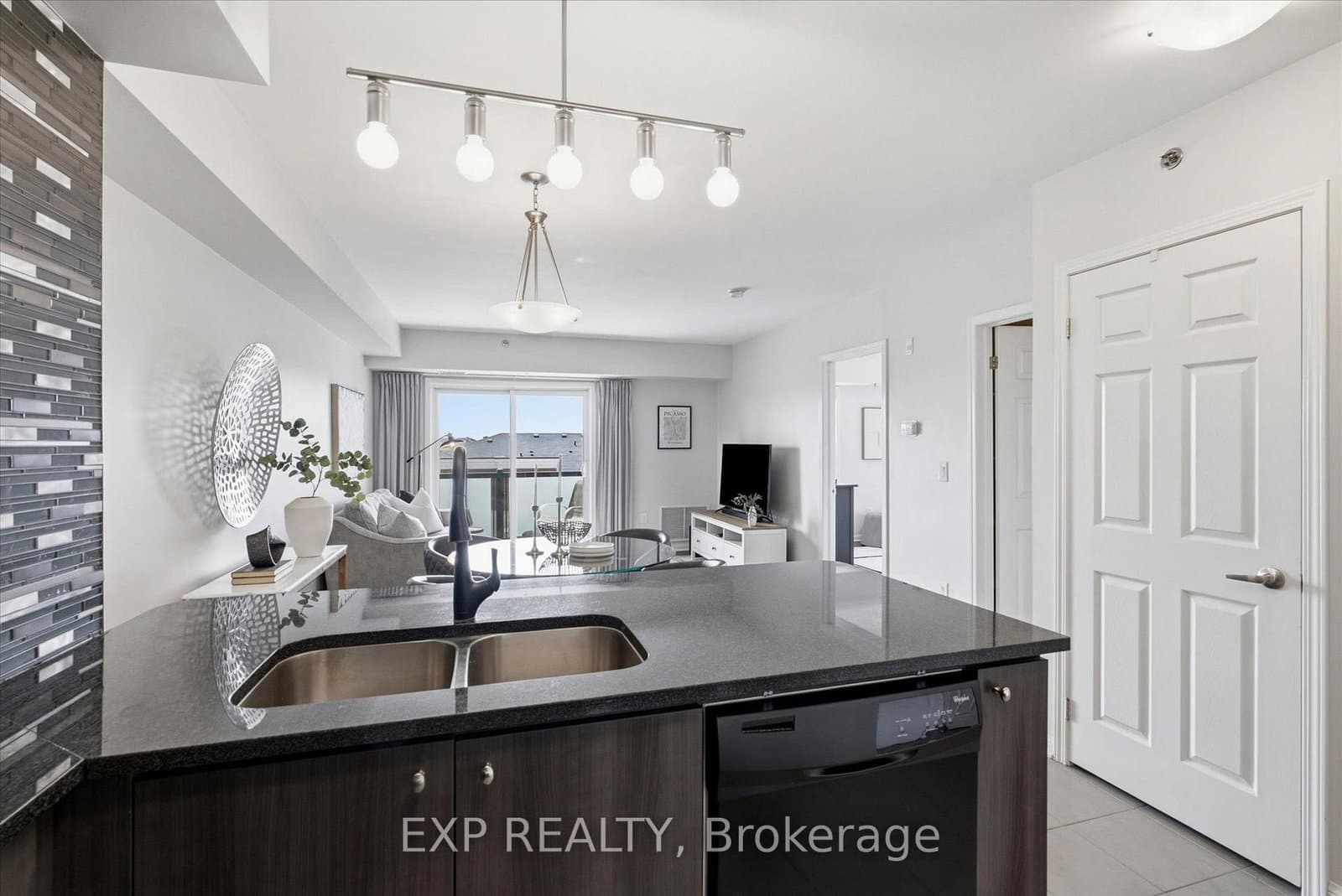 60 Baycliffe Crescent, Unit 412A thumbnail 3