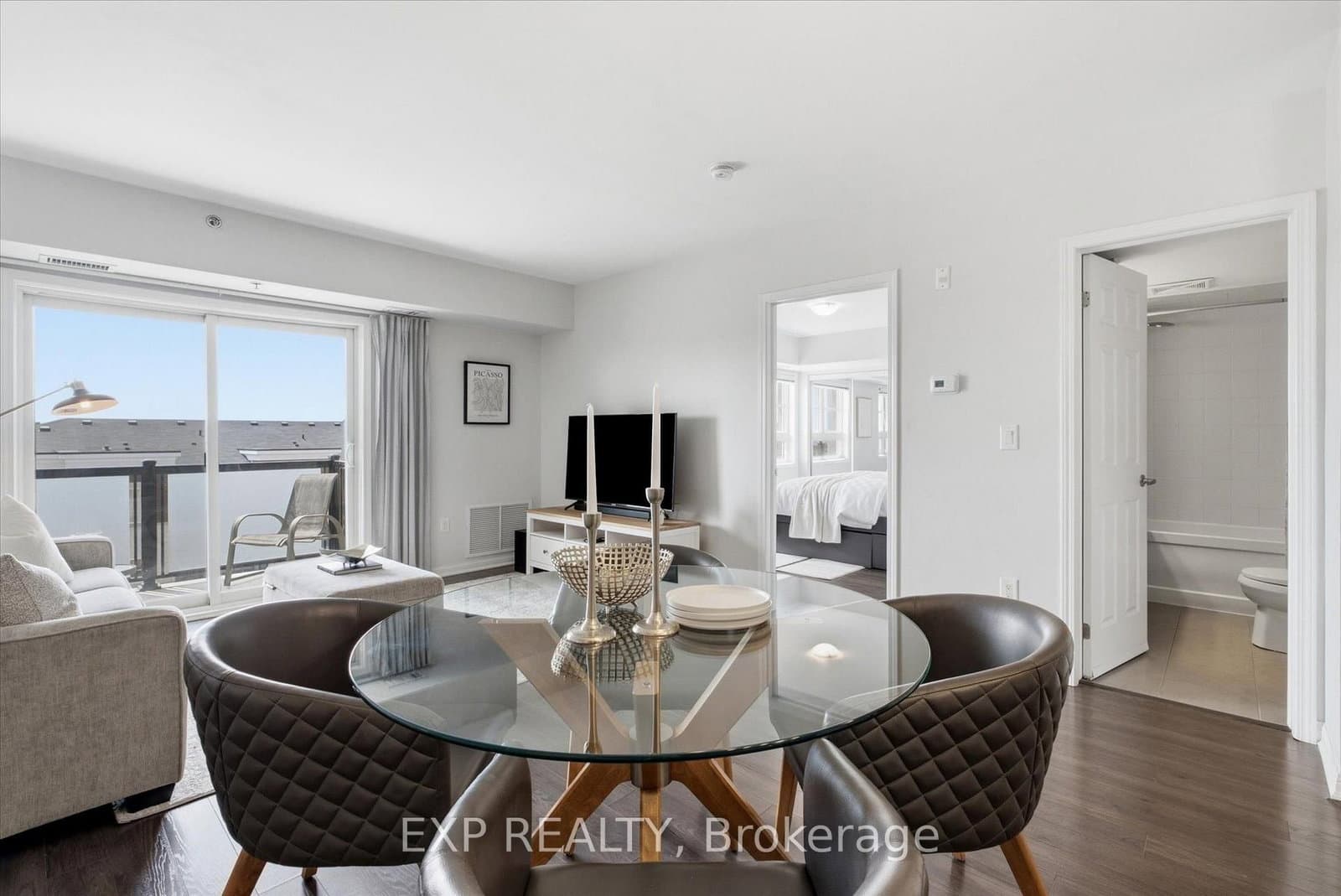 60 Baycliffe Crescent, Unit 412A thumbnail 8