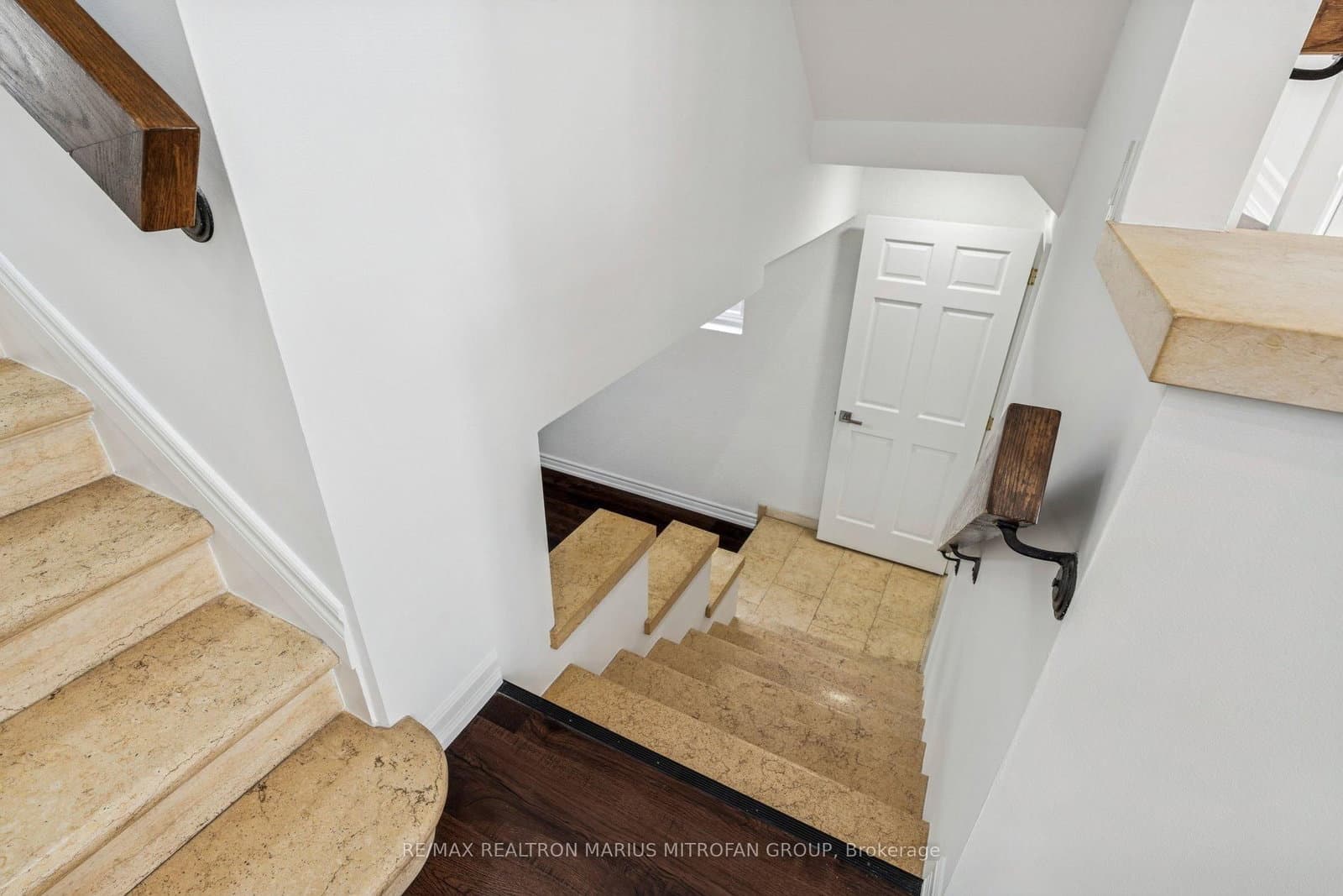 7 Rollins Place thumbnail 35