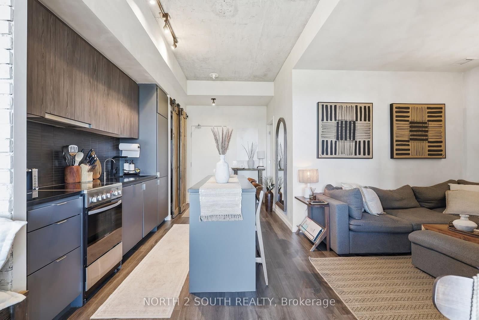 7 Smith Crescent, Unit 717 thumbnail 3