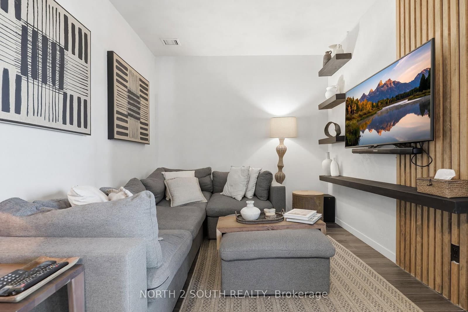 7 Smith Crescent, Unit 717 thumbnail 5