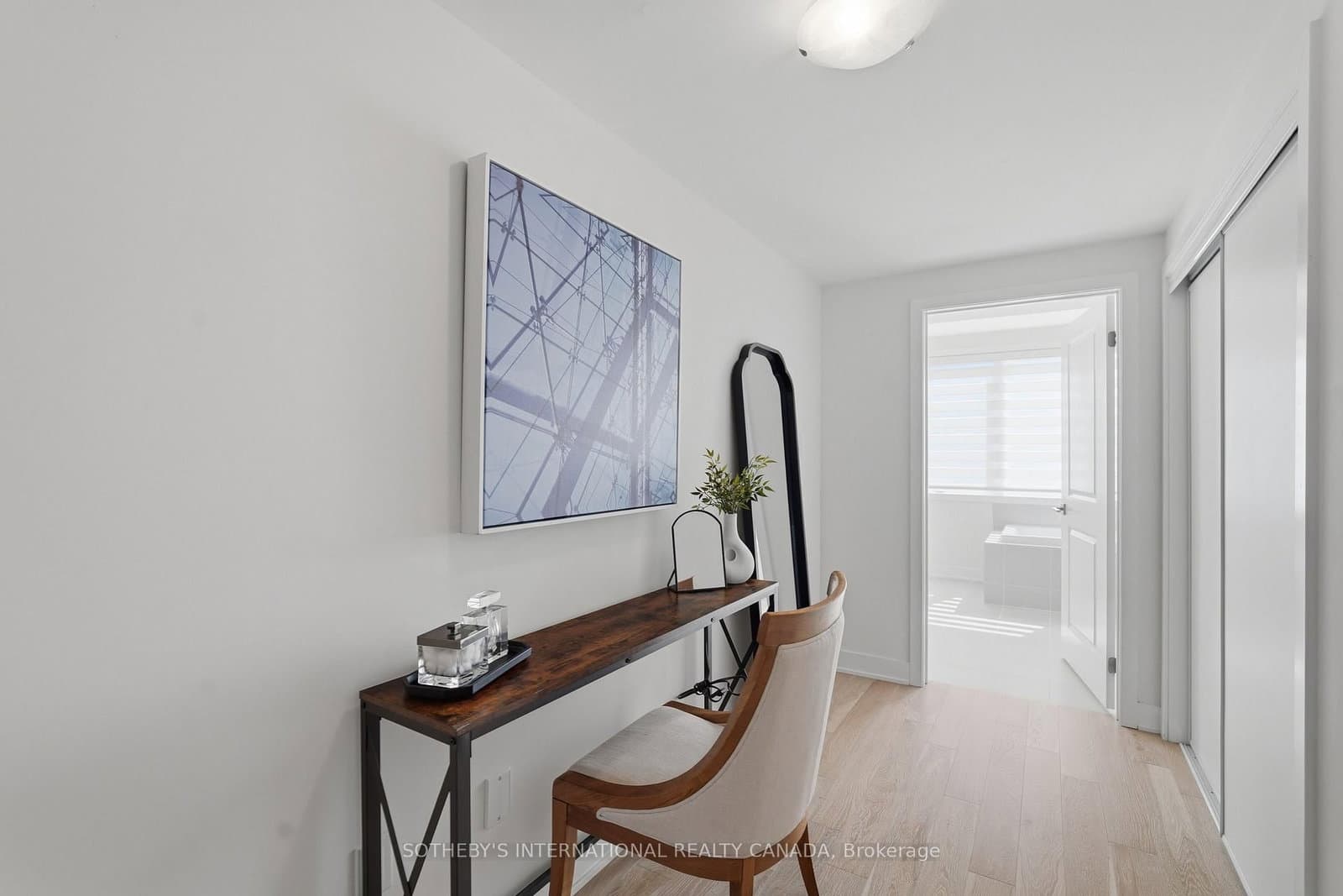 60 William Duncan Road thumbnail 16
