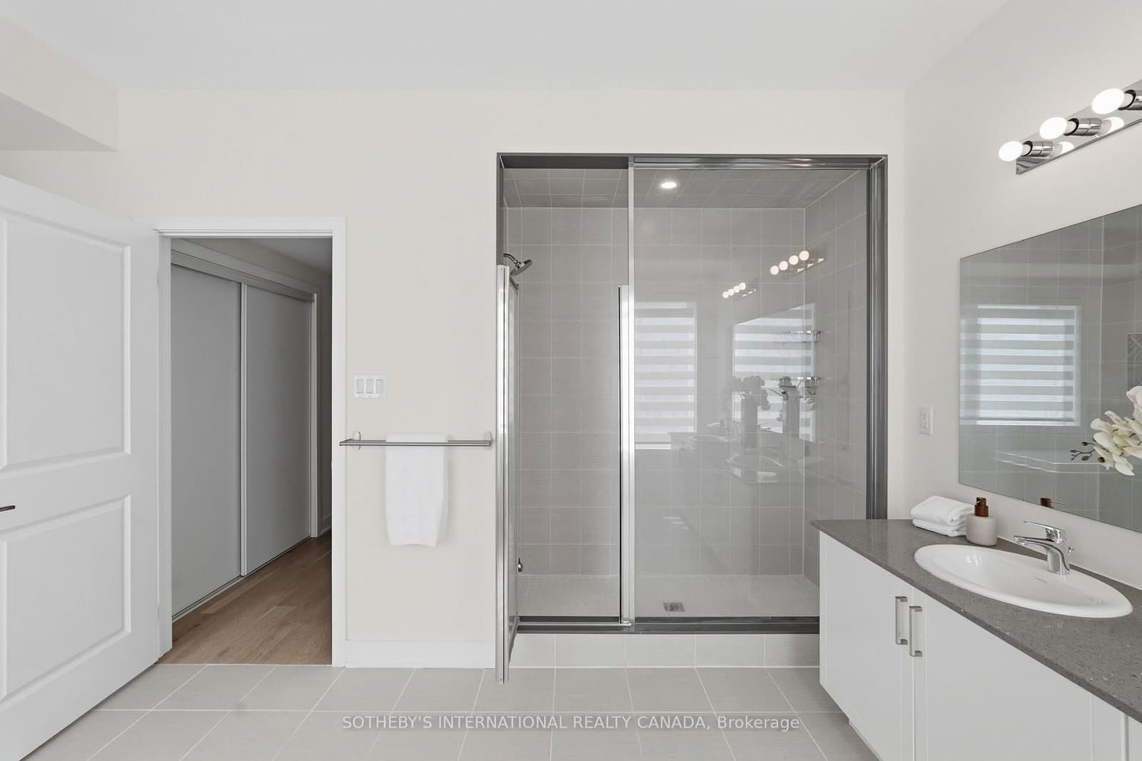 60 William Duncan Road thumbnail 19