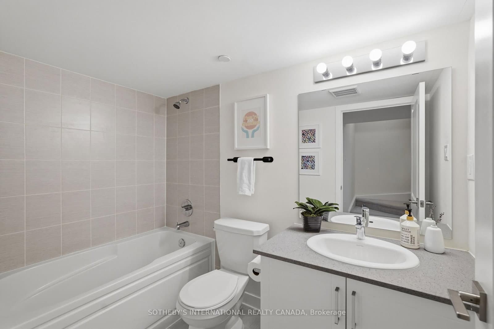 60 William Duncan Road thumbnail 29