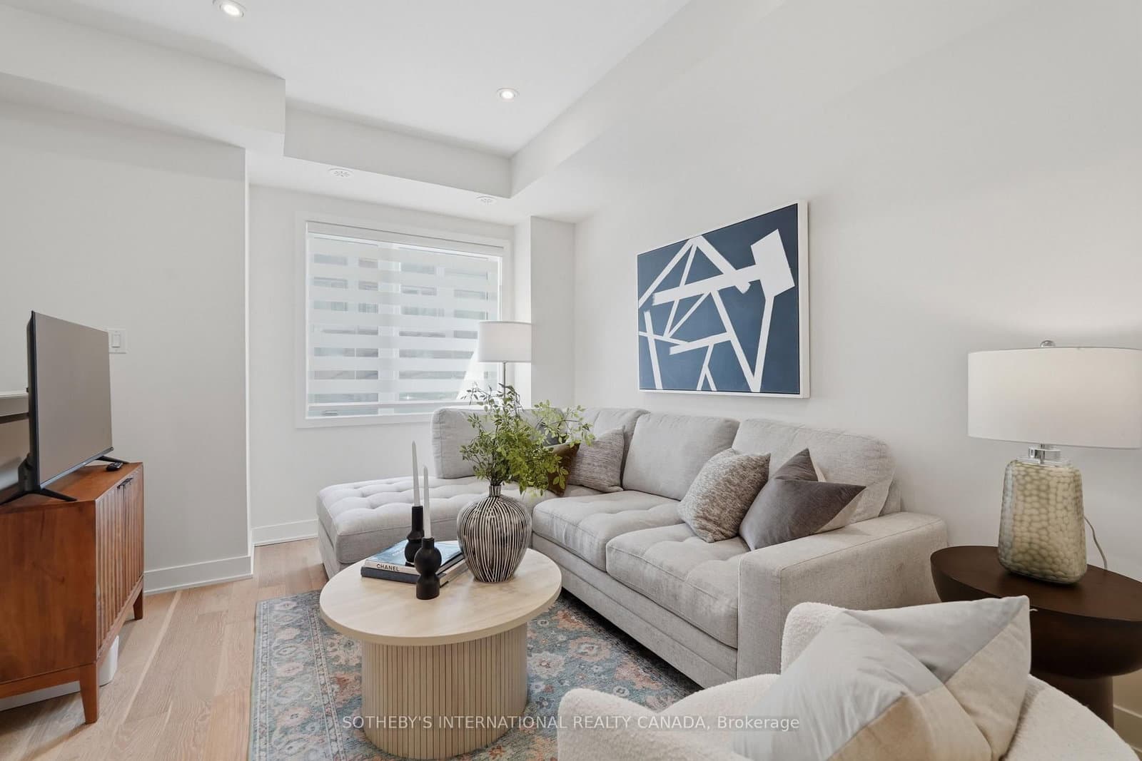 60 William Duncan Road thumbnail 3