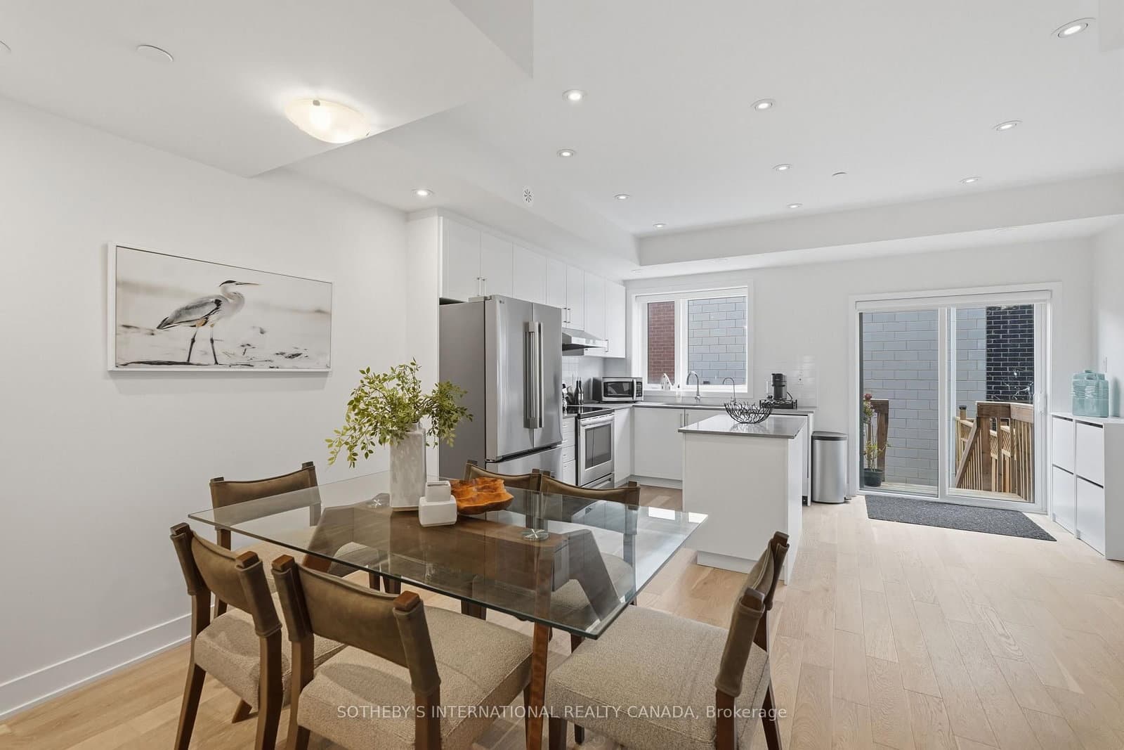 60 William Duncan Road thumbnail 4