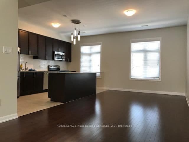 165 Hampshire Way, Unit 7 thumbnail 2