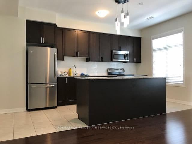 165 Hampshire Way, Unit 7 thumbnail 3