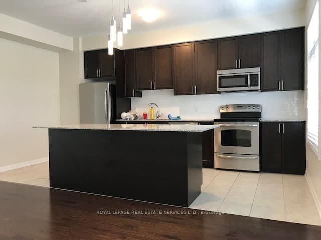 165 Hampshire Way, Unit 7 thumbnail 4