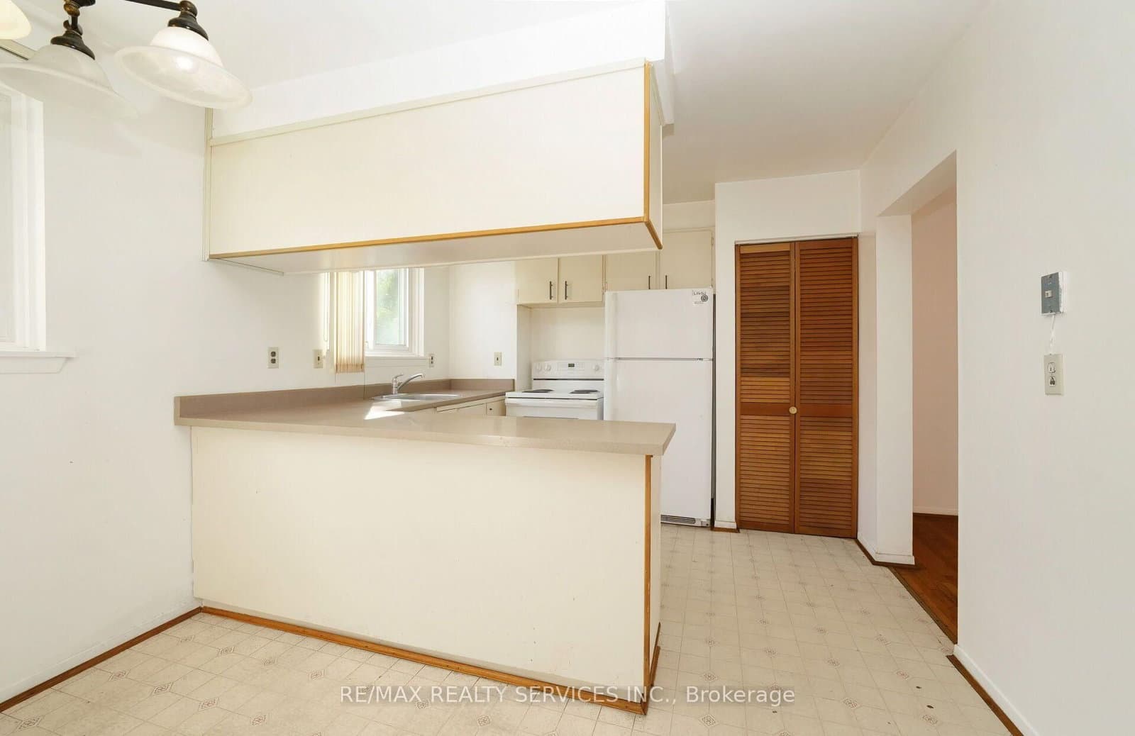 79 Cloverdale Drive thumbnail 14