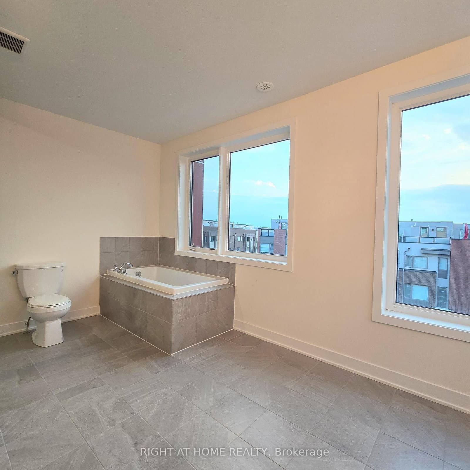 137 Frederick Tisdale Drive, Unit #Upper Unit thumbnail 28