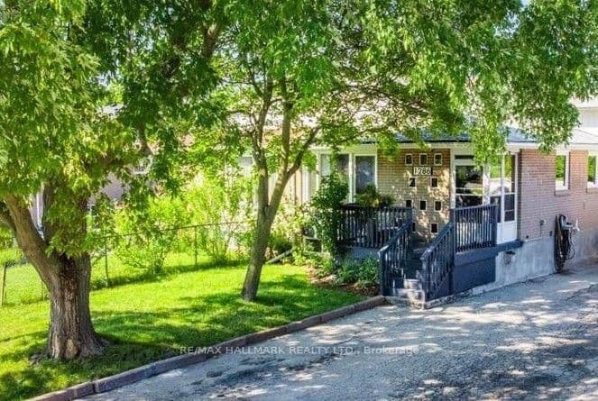 1286 Napier Crescent thumbnail 2