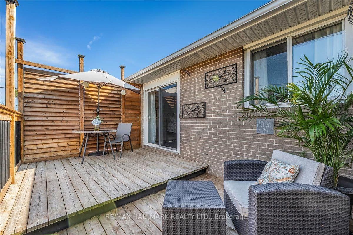 1286 Napier Crescent thumbnail 21