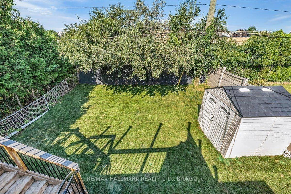 1286 Napier Crescent thumbnail 22