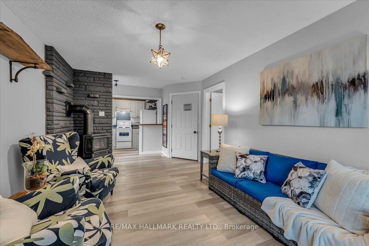 1286 Napier Crescent thumbnail 29