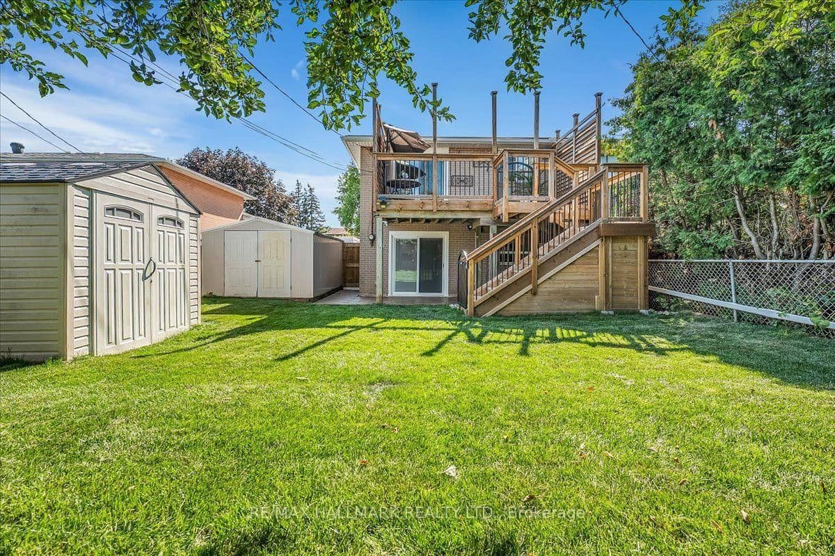 1286 Napier Crescent thumbnail 41