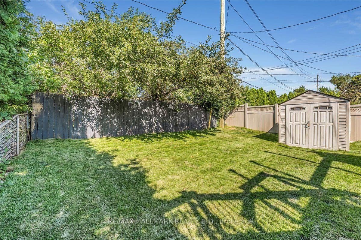 1286 Napier Crescent thumbnail 44