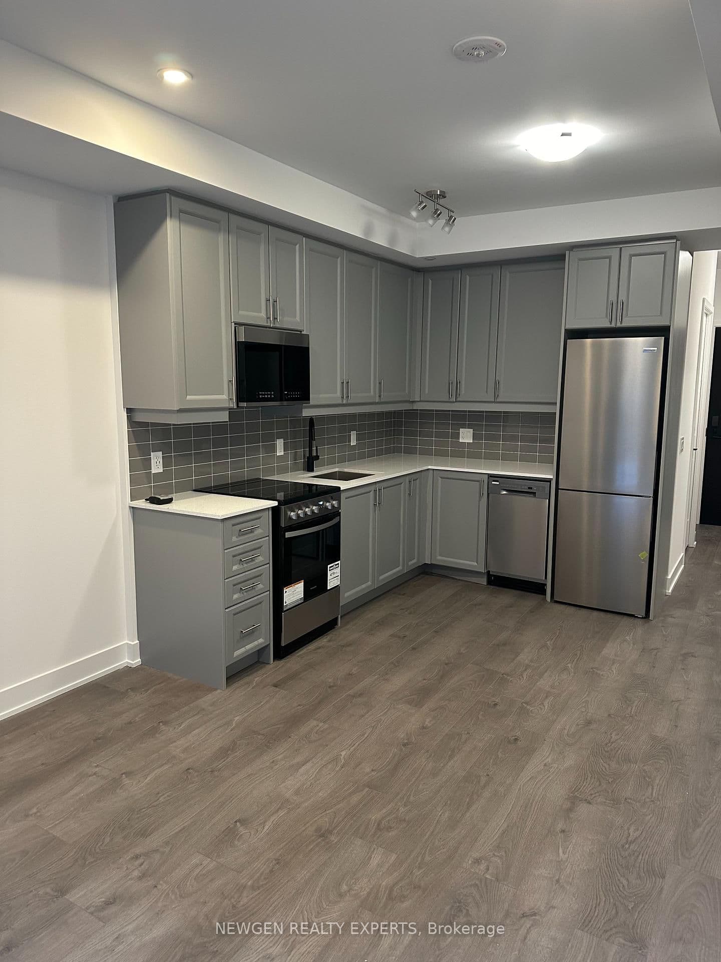 2333 Khalsa Gate, Unit 201 thumbnail 8